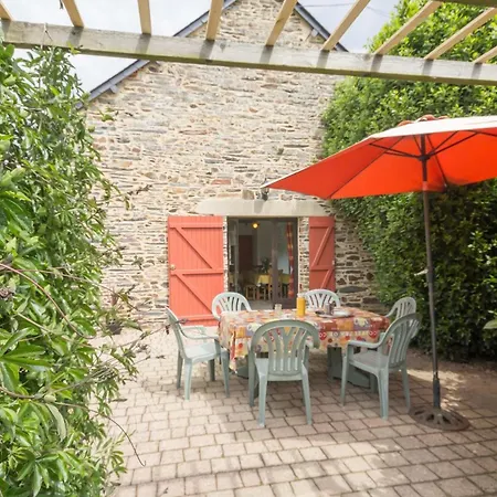 Hébergement de vacances Calme Avec Jardin Clos, équipements Complets Et Activités Sur Place à Callac - Fr-1-306-1130 *