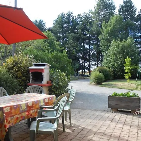 Calme Avec Jardin Clos, équipements Complets Et Activités Sur Place à Callac - Fr-1-306-1130 Guéméné-Penfao