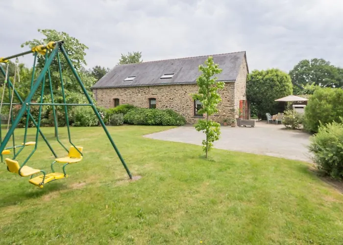 Calme Avec Jardin Clos, Equipements Complets Et Activites Sur Place A Callac - Fr-1-306-1130 * Guéméné-Penfao