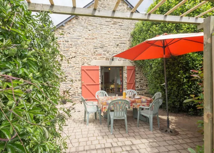 Vakantiehuis Calme Avec Jardin Clos, Equipements Complets Et Activites Sur Place A Callac - Fr-1-306-1130 *