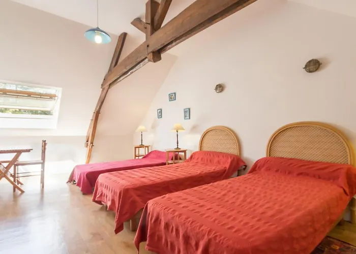 Calme Avec Jardin Clos, Equipements Complets Et Activites Sur Place A Callac - Fr-1-306-1130 Vakantiehuis