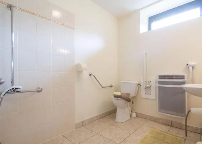 Vakantiehuis Calme Avec Jardin Clos, Equipements Complets Et Activites Sur Place A Callac - Fr-1-306-1130 *